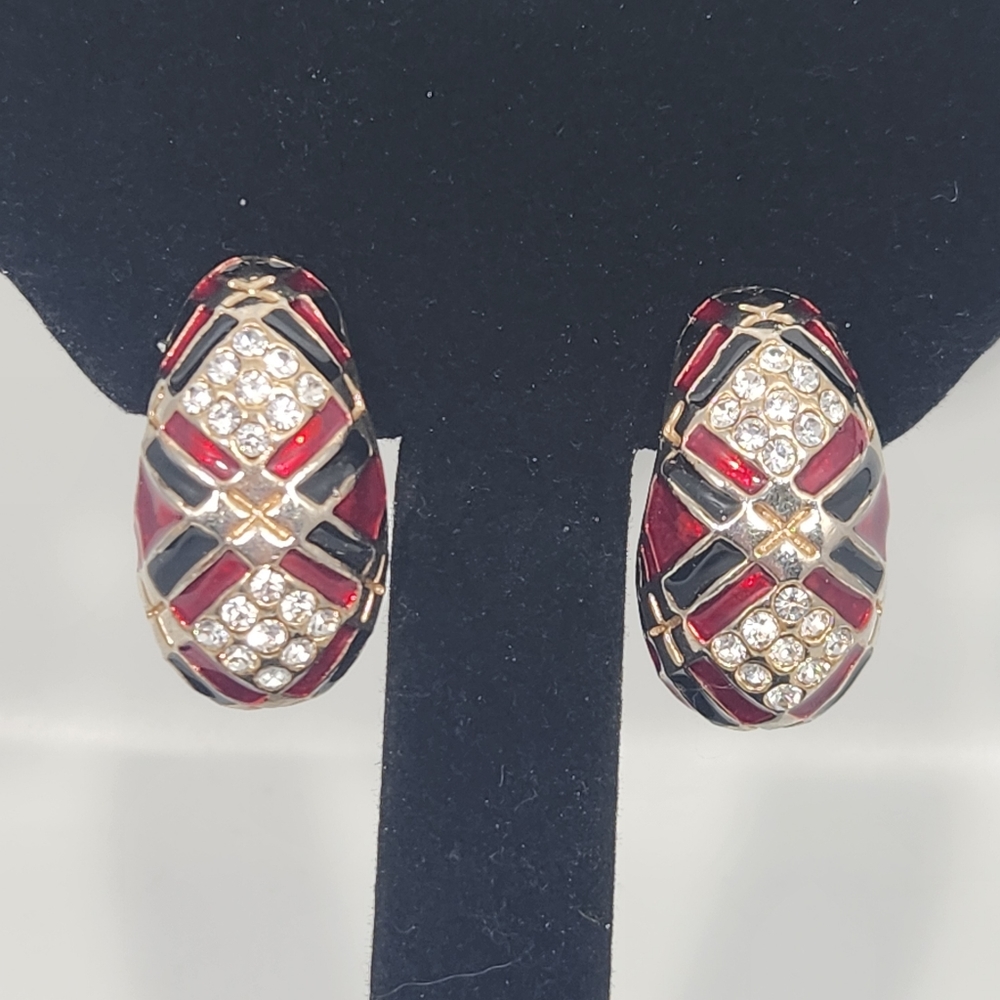 Red and Black Enamel Gold Tone Clip-on earrings